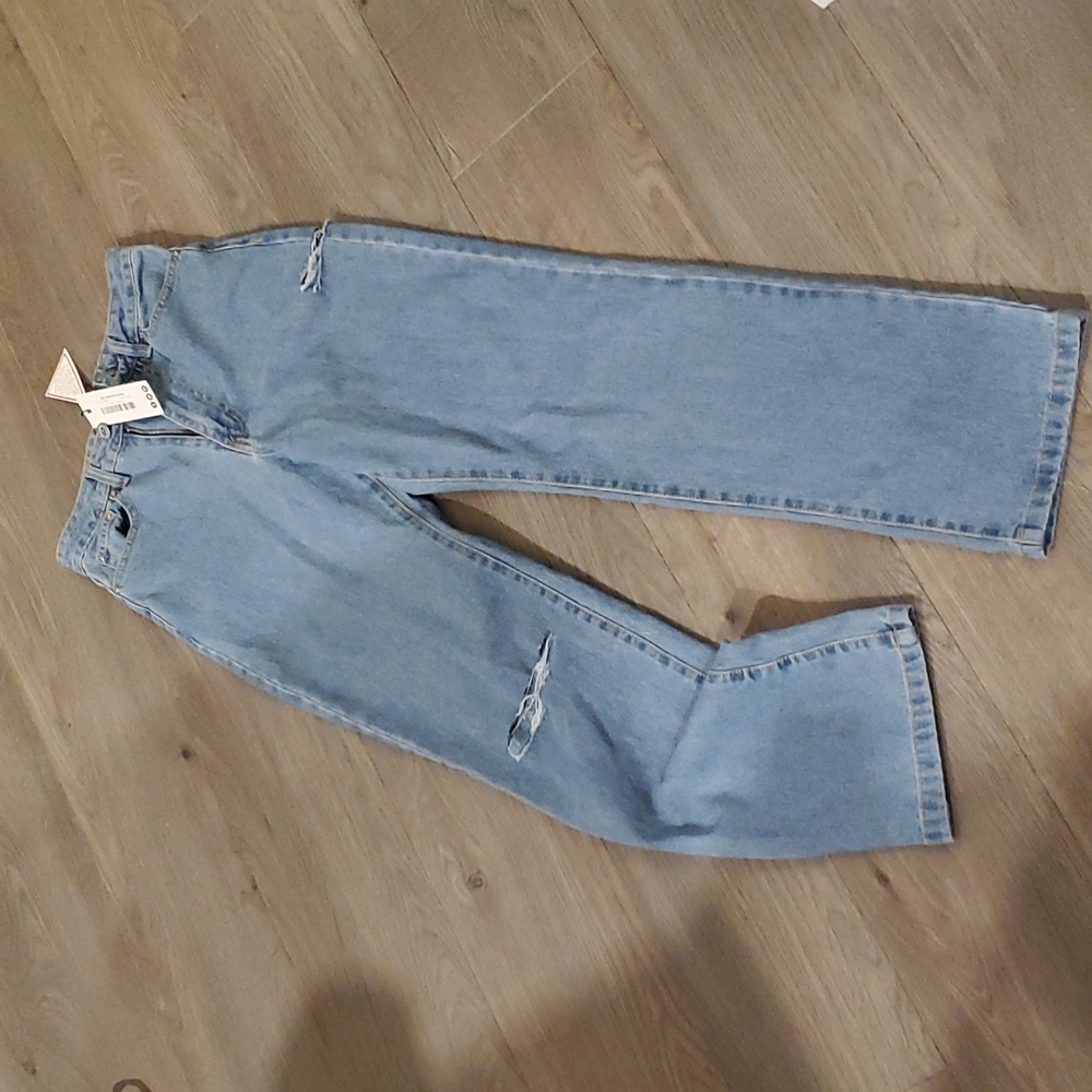 Boohoo Petite Thigh Rip Boyfriend Jeans